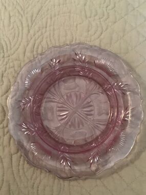Vintage-Style Pink Glass Serving Plate - Home Dining Serveware